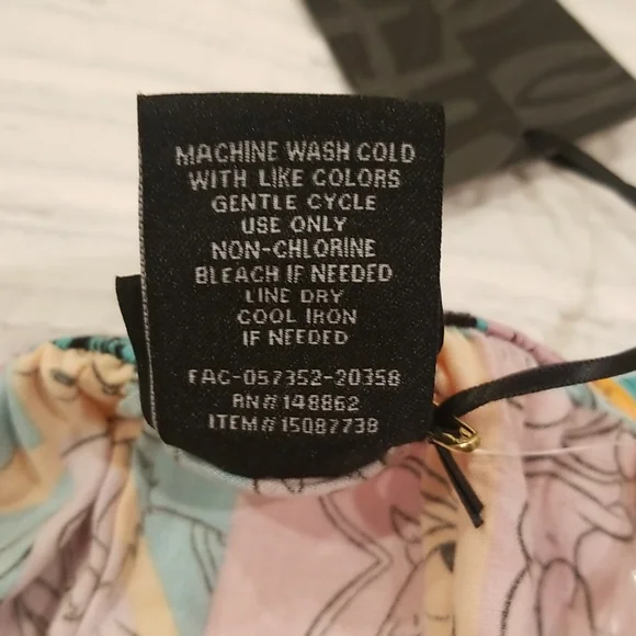 Torrid Mickey And Friends Retro Off Shoulder Short Sleeve Shirt Top, size 3 - Picture 11 of 13